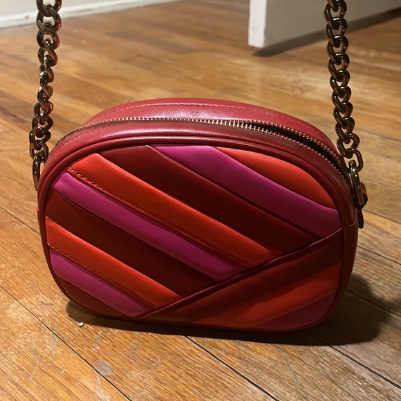 TORY BURCH PINK + RED STRIPED SHOULDER BAG 🌺🌹 - Picture 3 of 4